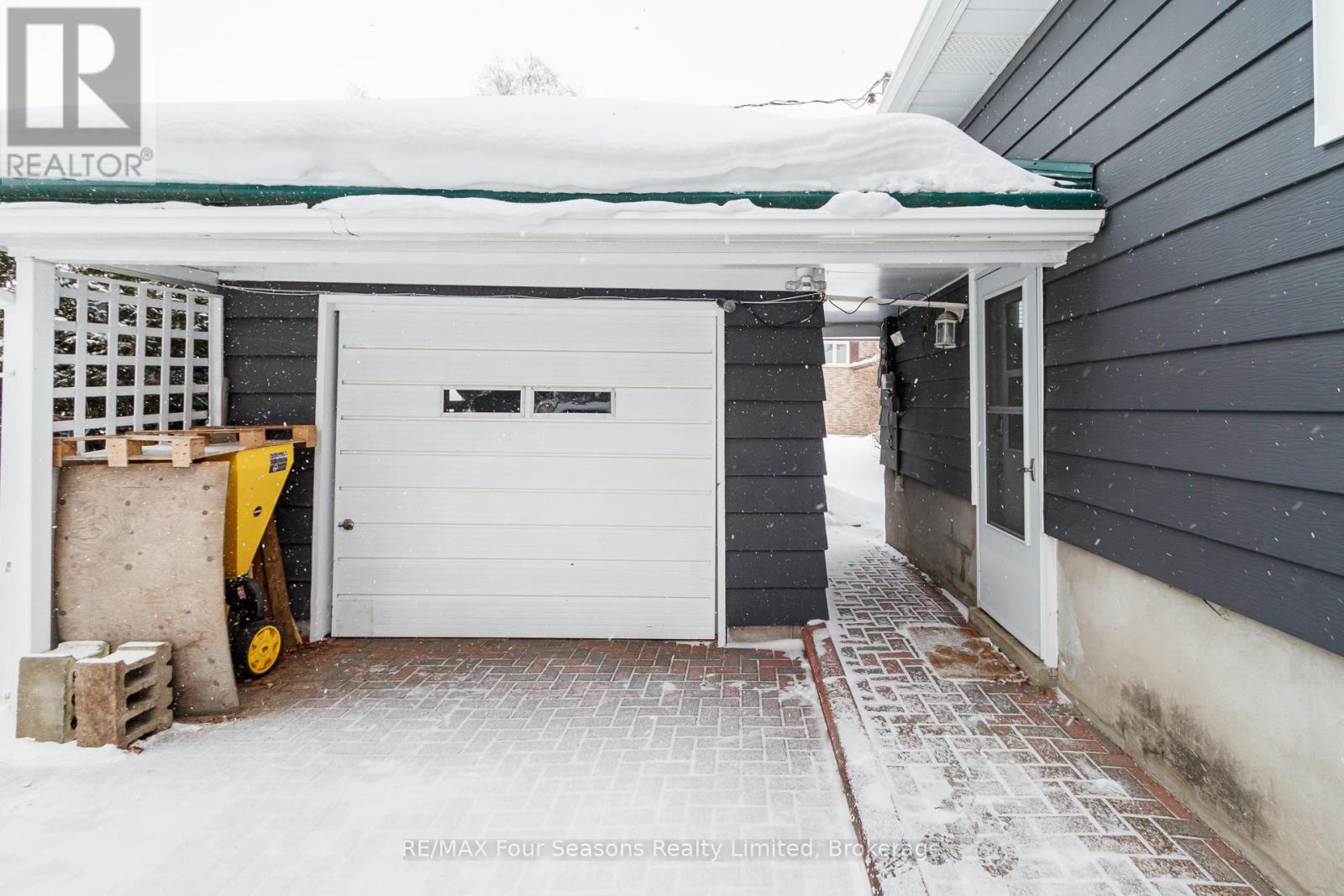 222 Charles Street, Clearview, Ontario  L0M 1S0 - Photo 8 - S12745072