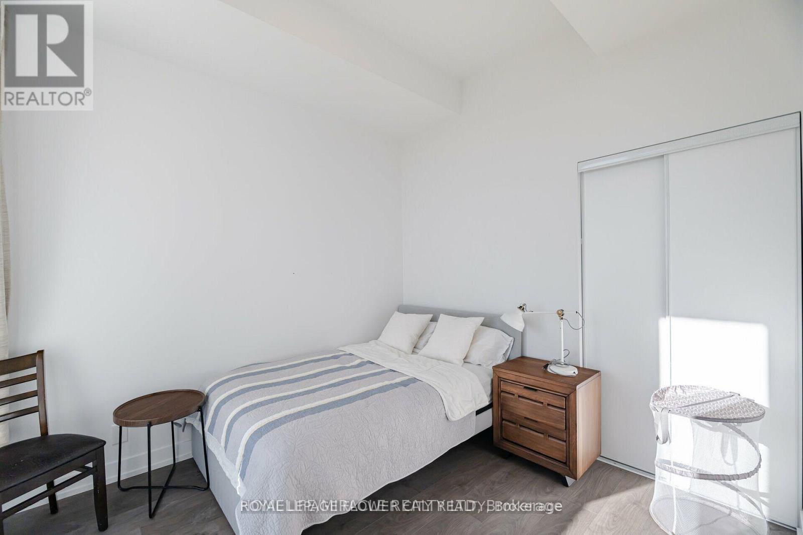 811 - 215 Veterans Drive, Brampton, Ontario  L7A 0B6 - Photo 6 - W12744008