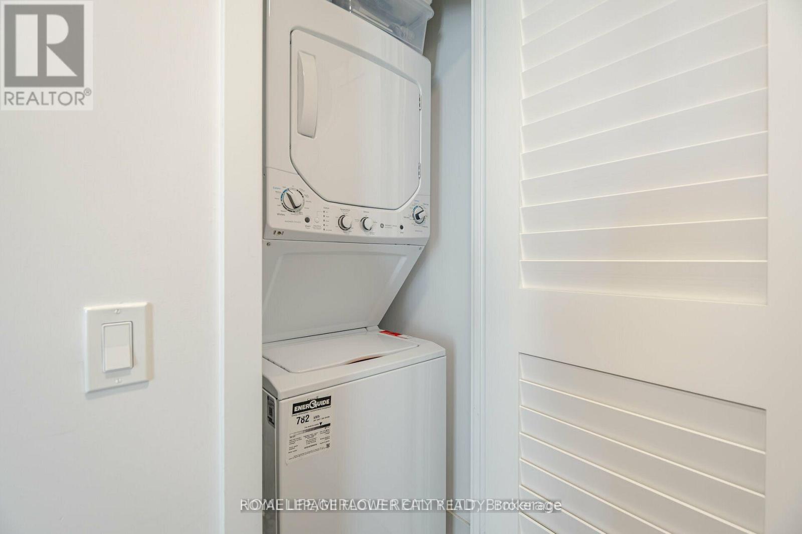 811 - 215 Veterans Drive, Brampton, Ontario  L7A 0B6 - Photo 8 - W12744008