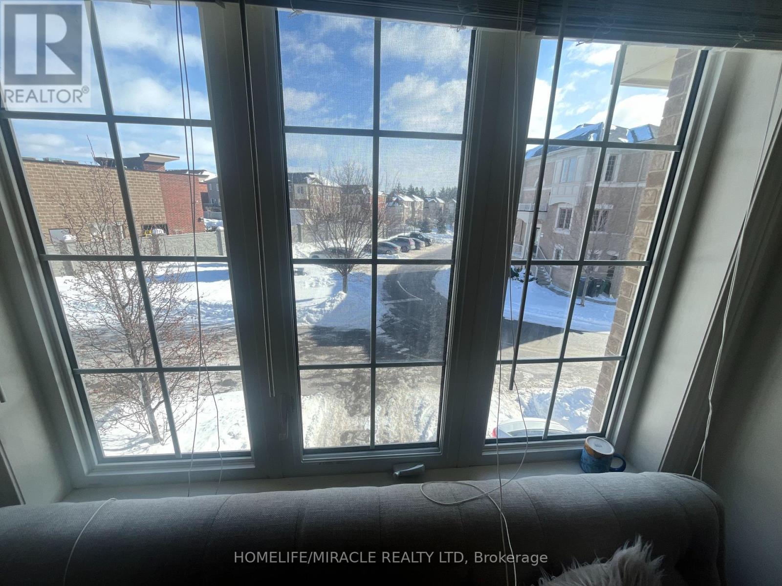 16 Botanical Avenue, Brampton (Credit Valley), Ontario  L6Y 6E3 - Photo 9 - W12744178