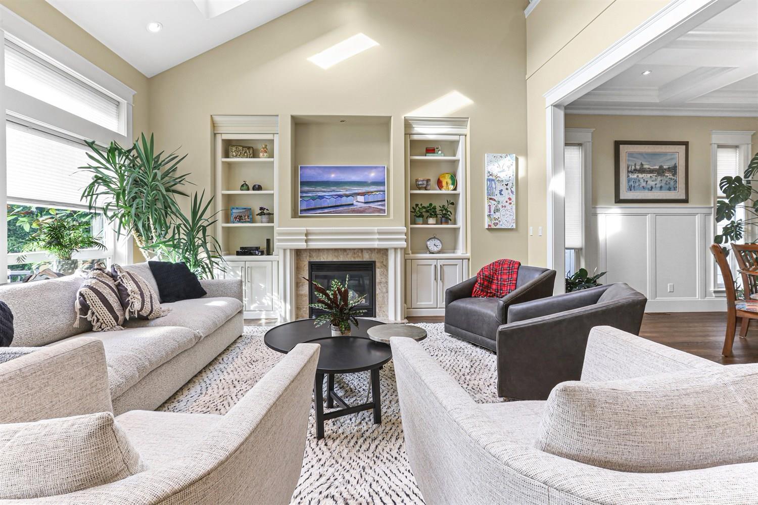 2767 162 Street, Surrey, British Columbia  V8S 8E4 - Photo 3 - R3080003