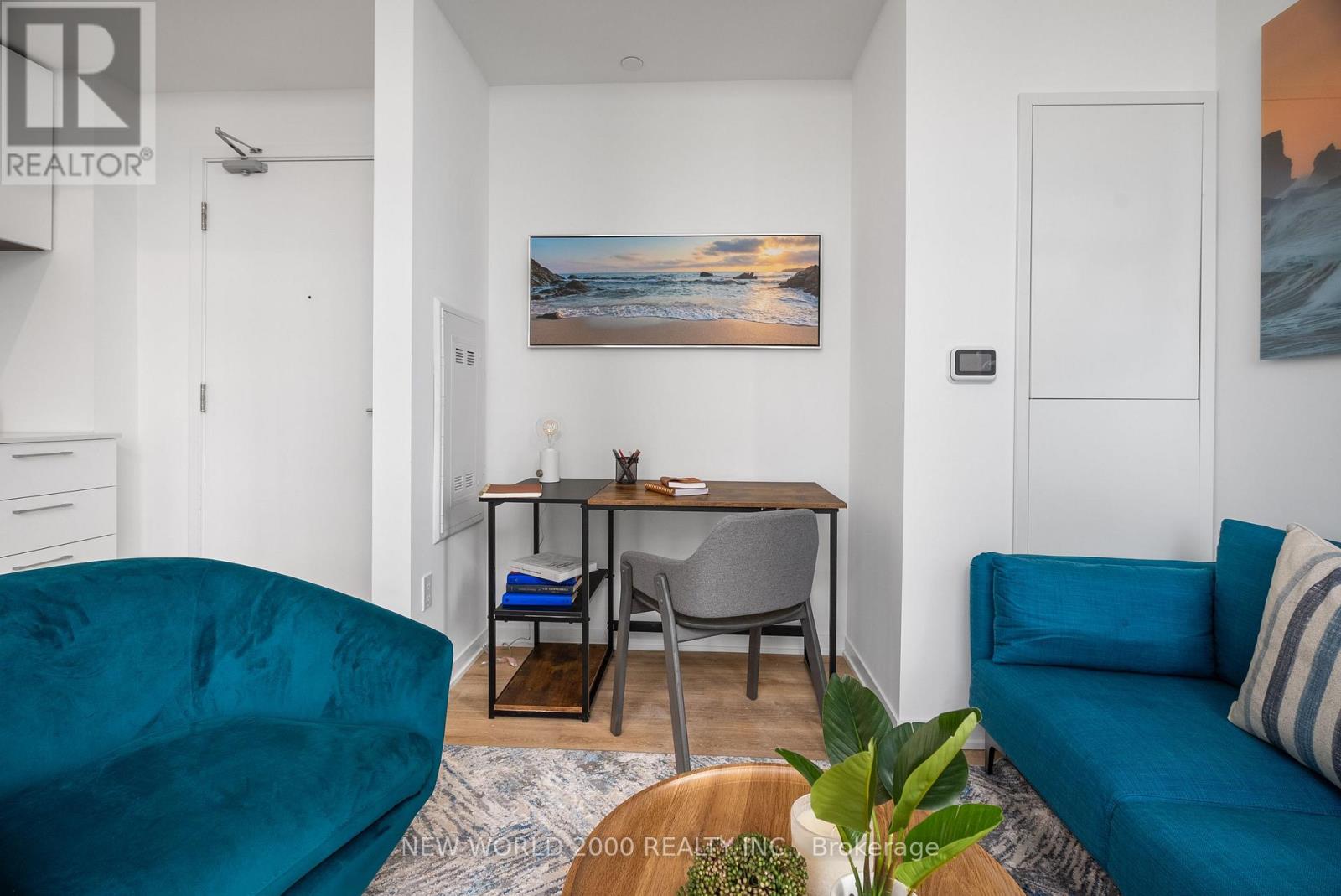 2011 - 101 Roehampton Avenue, Toronto, Ontario  M4P 2W2 - Photo 11 - C12745064