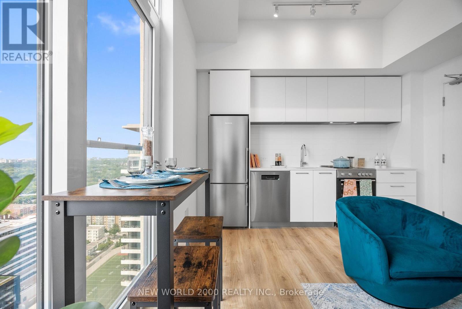 2011 - 101 Roehampton Avenue, Toronto, Ontario  M4P 2W2 - Photo 2 - C12745064