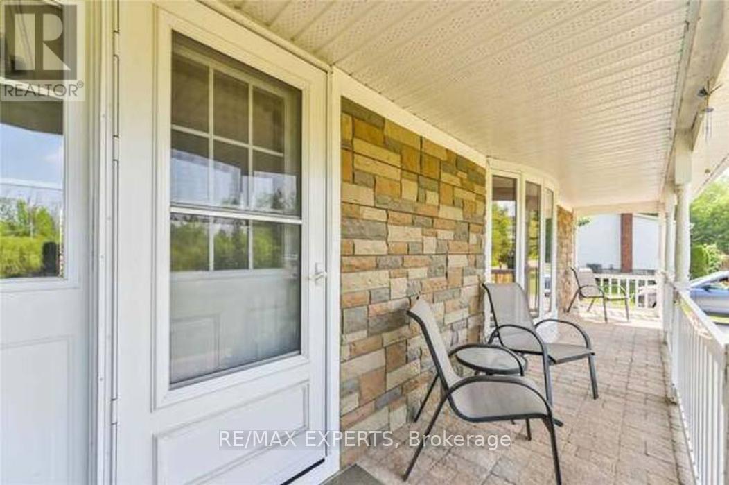 1139 Belle Aire Beach Road, Innisfil, Ontario  L0L 1C0 - Photo 14 - N12745138