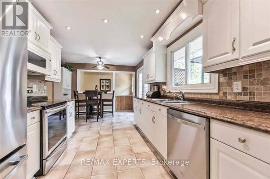 1139 Belle Aire Beach Road, Innisfil, Ontario  L0L 1C0 - Photo 15 - N12745138