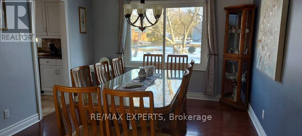 1139 Belle Aire Beach Road, Innisfil, Ontario  L0L 1C0 - Photo 16 - N12745138