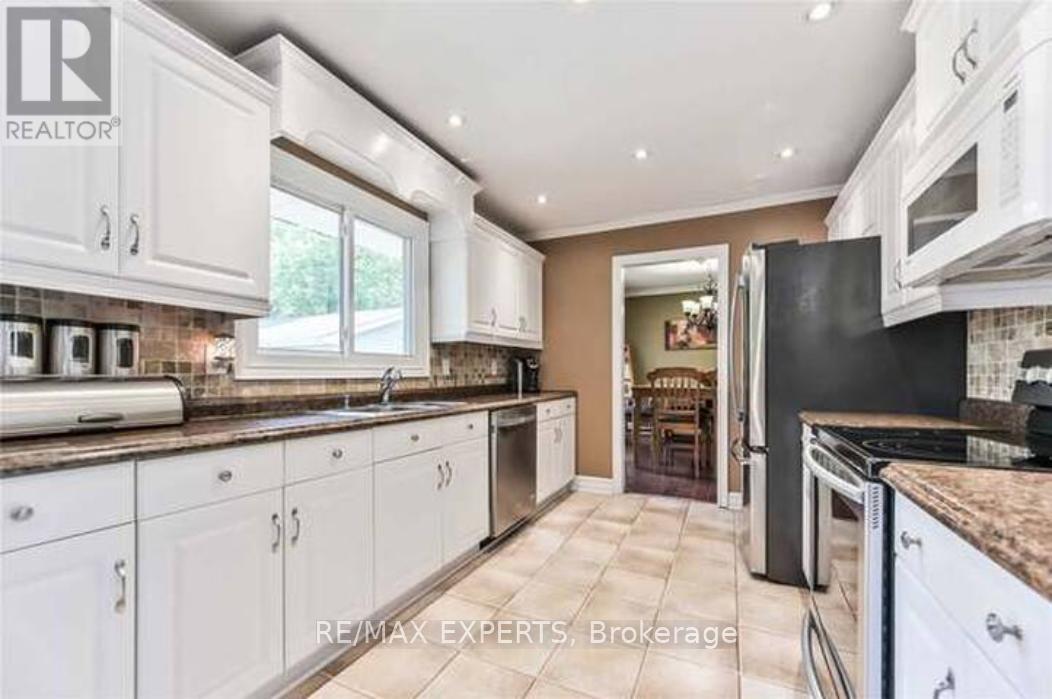 1139 Belle Aire Beach Road, Innisfil, Ontario  L0L 1C0 - Photo 17 - N12745138