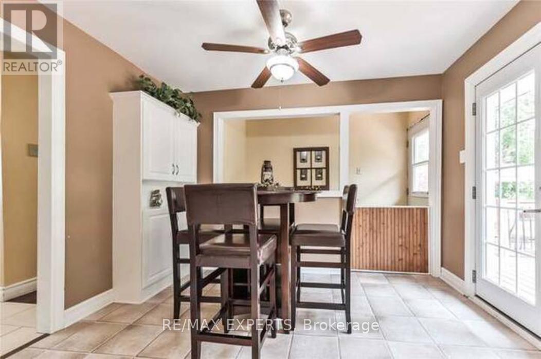 1139 Belle Aire Beach Road, Innisfil, Ontario  L0L 1C0 - Photo 18 - N12745138