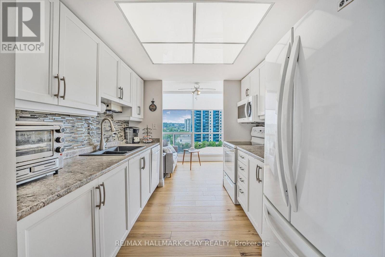 610 - 65 Ellen Street, Barrie, Ontario  L4N 3A5 - Photo 7 - S12745080