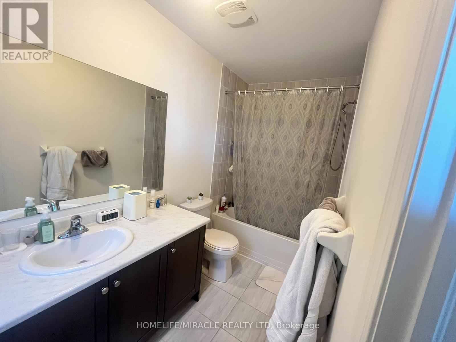 16 Botanical Avenue, Brampton, Ontario  L6Y 6E3 - Photo 10 - W12744178