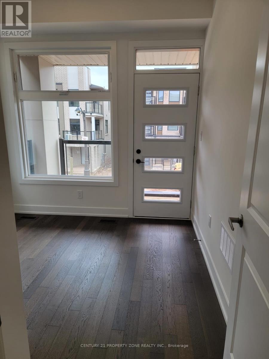 1287 Dempster Lane, Oakville, Ontario  L6H 7Y8 - Photo 4 - W12745074