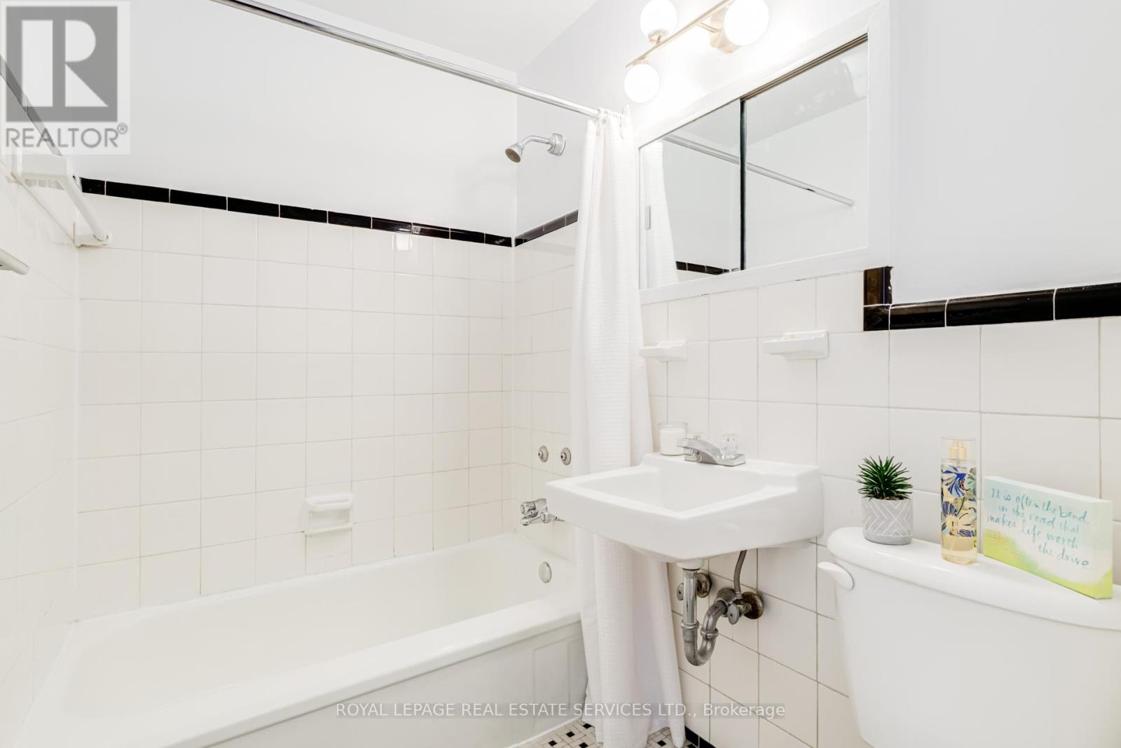 112 - 101 Coe Hill Drive, Toronto, Ontario  M6S 3E3 - Photo 12 - W12745098