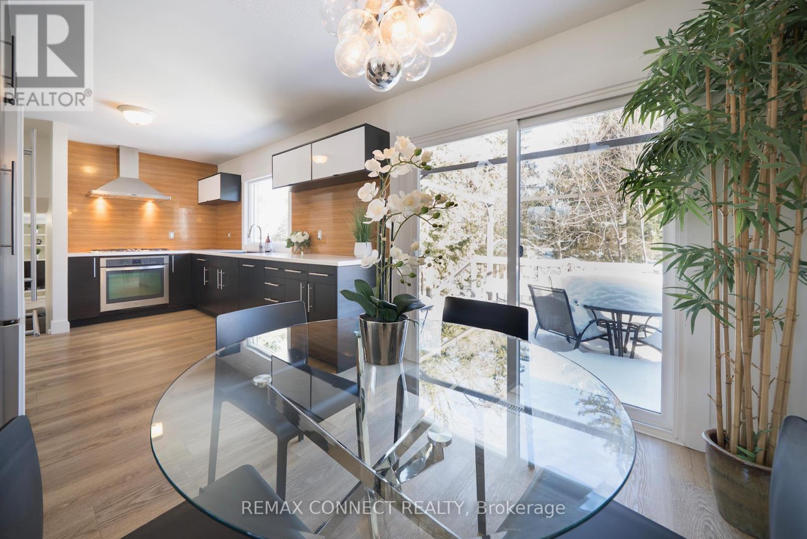 317 Sunset Drive, Oakville, Ontario  L6L 3M7 - Photo 10 - W12745102