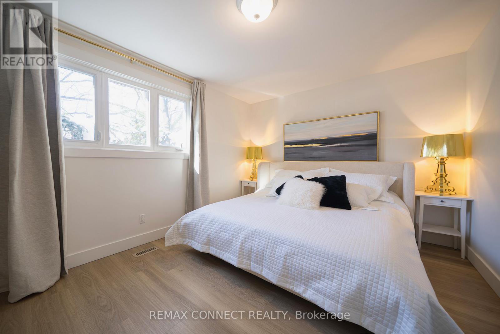 317 Sunset Drive, Oakville, Ontario  L6L 3M7 - Photo 19 - W12745102