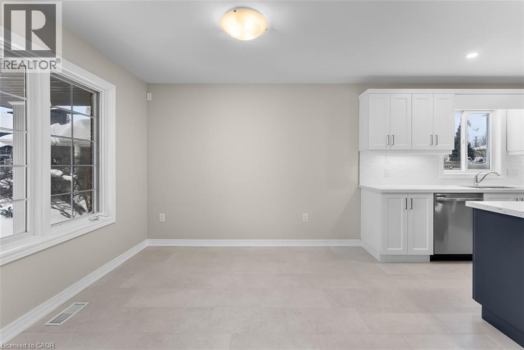 8329 Atack Court, Niagara Falls, Ontario  L2H 3N4 - Photo 7 - 40801966