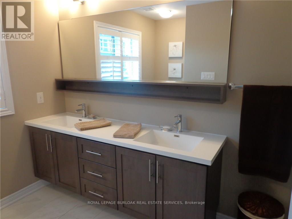 26 Walters Lane, Grimsby, Ontario  P2A 0B2 - Photo 13 - X12745076