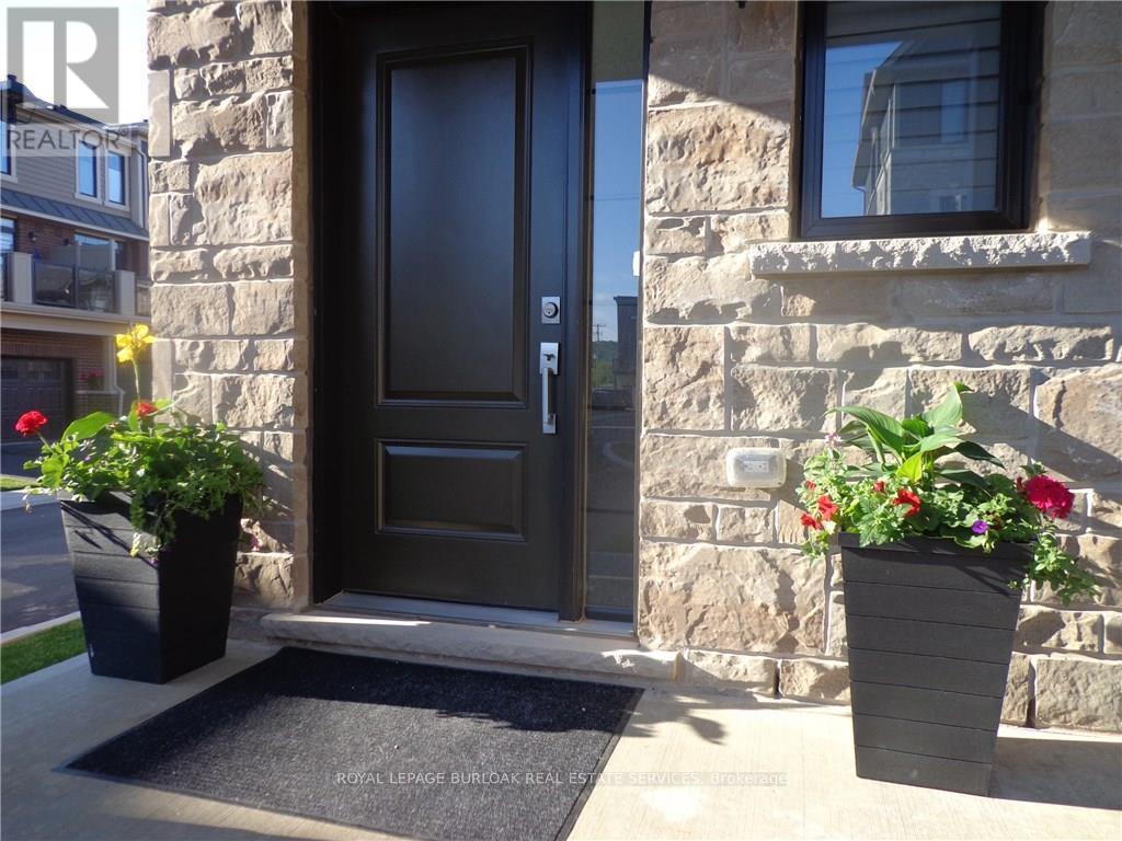 26 Walters Lane, Grimsby, Ontario  P2A 0B2 - Photo 3 - X12745076