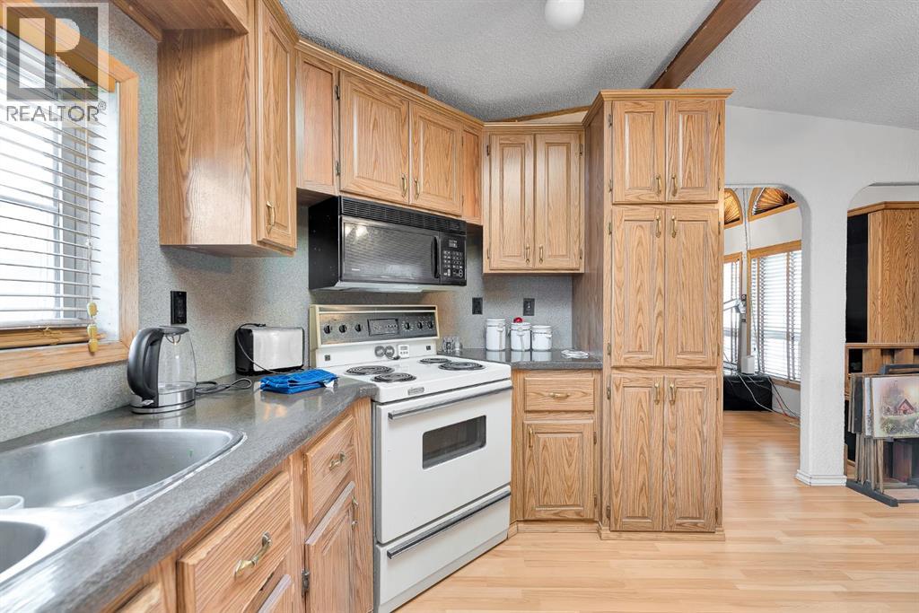 254 Erin Woods Circle Se, Calgary, Alberta  T2B 3C9 - Photo 14 - A2278048