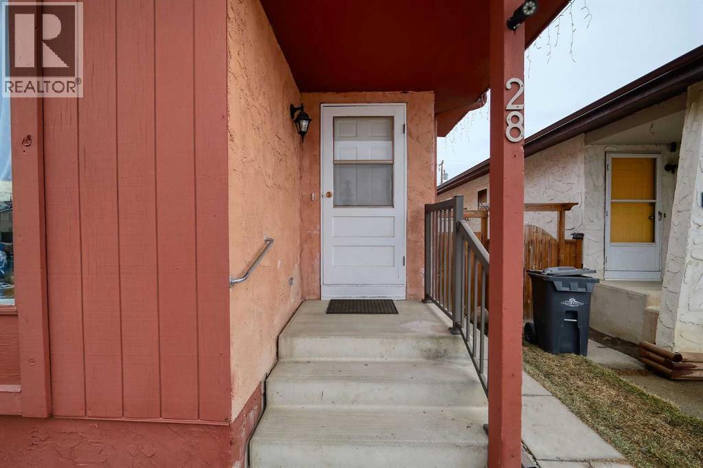 28 7 Avenue Se, High River, Alberta  T1V 1E9 - Photo 5 - A2282757