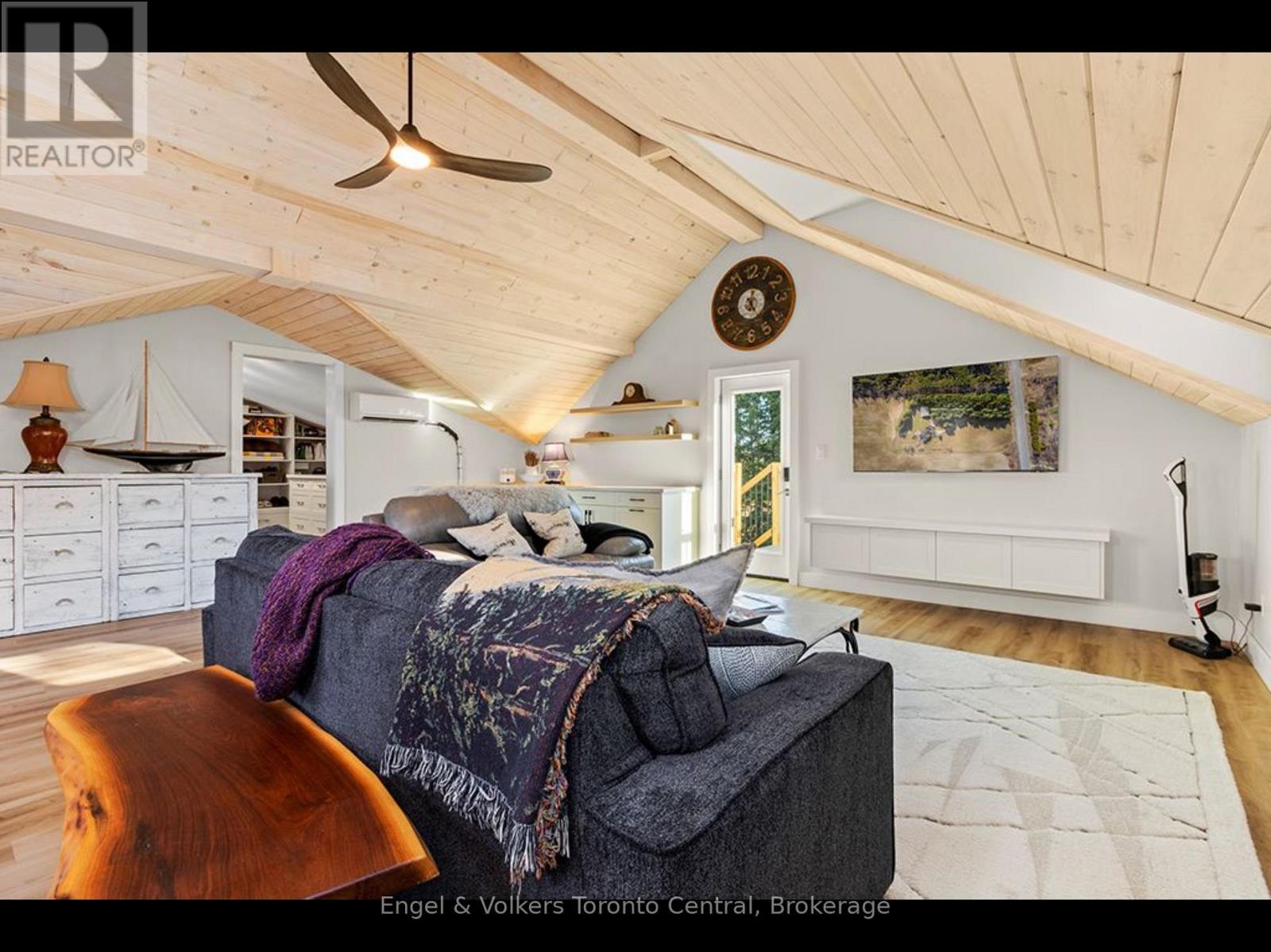 9263 91 County Road, Clearview, Ontario  L0M 1H0 - Photo 17 - S12745154