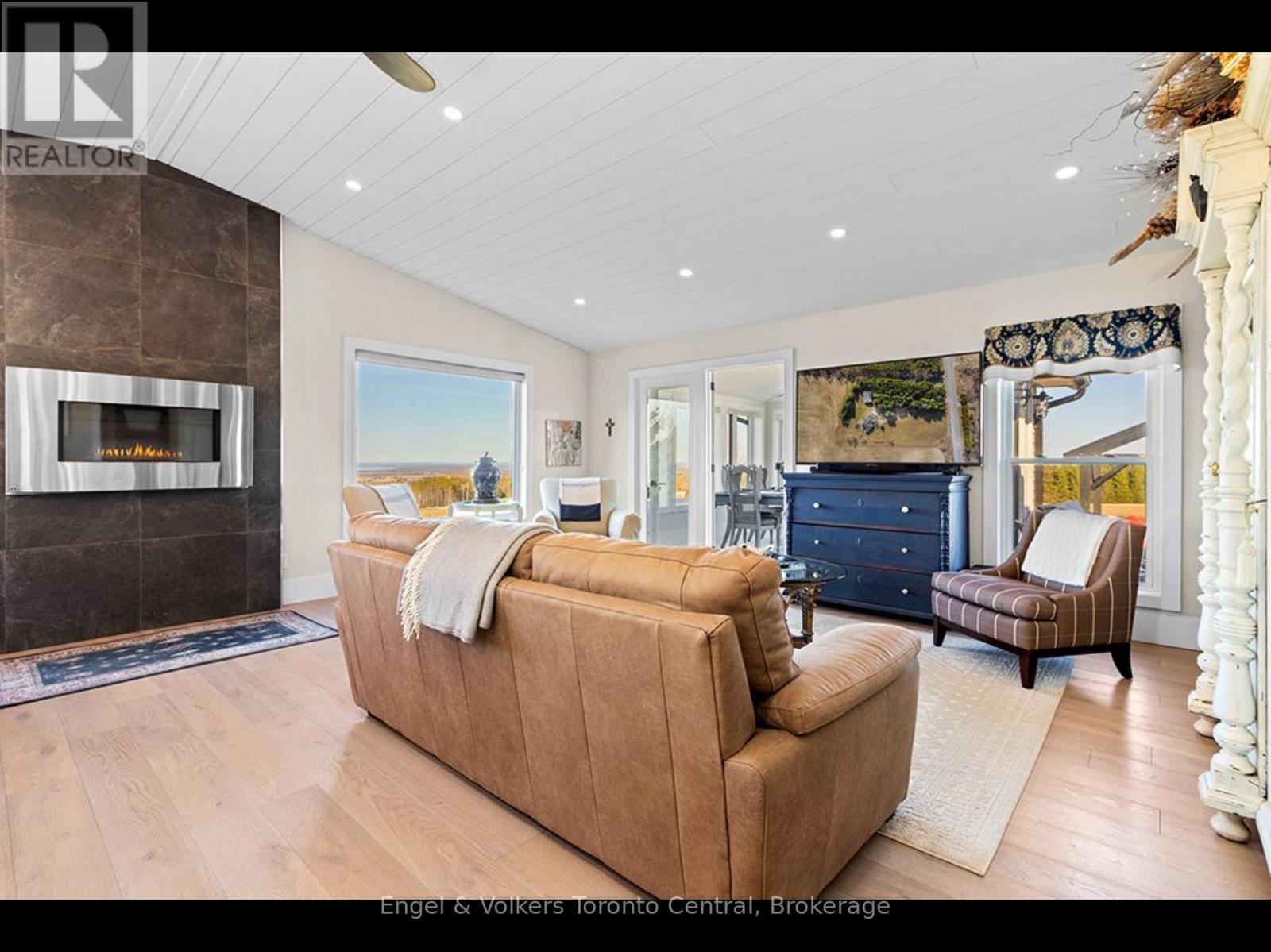 9263 91 County Road, Clearview, Ontario  L0M 1H0 - Photo 7 - S12745154