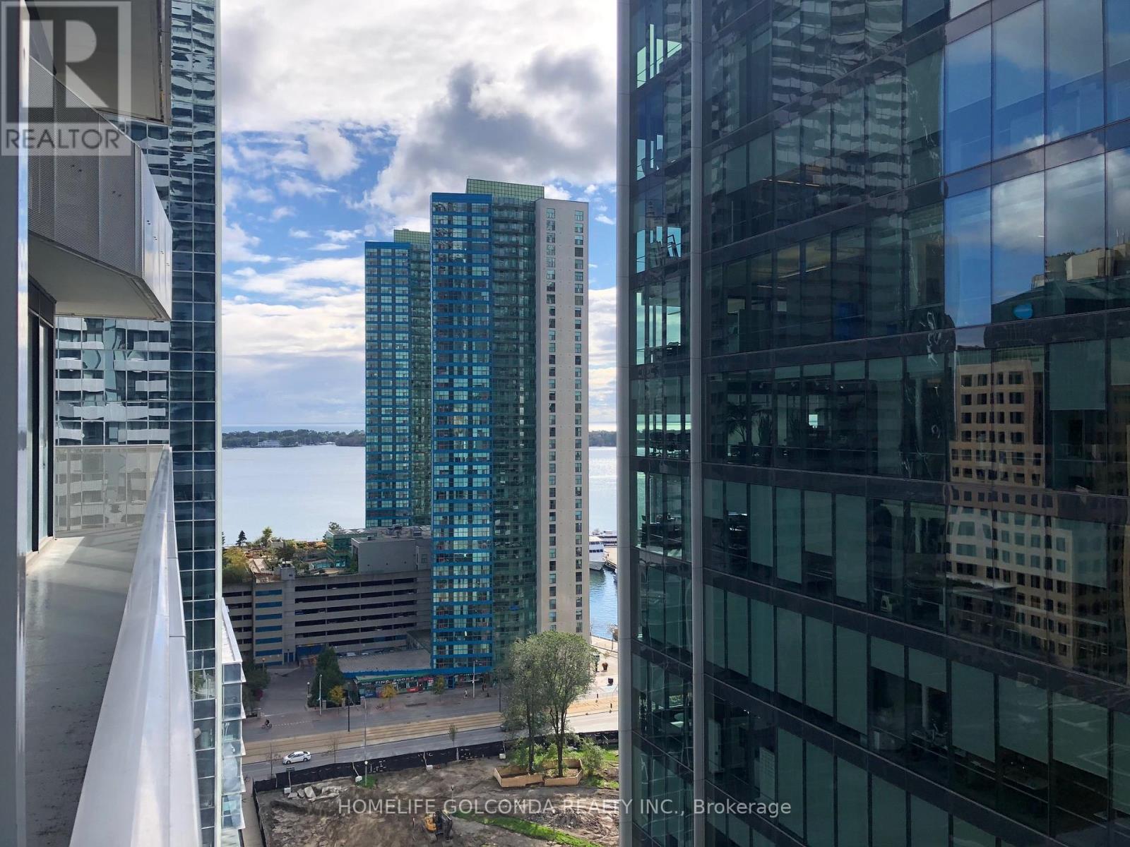 1811 - 100 Harbour Street, Toronto, Ontario  M5J 0B5 - Photo 11 - C12745160