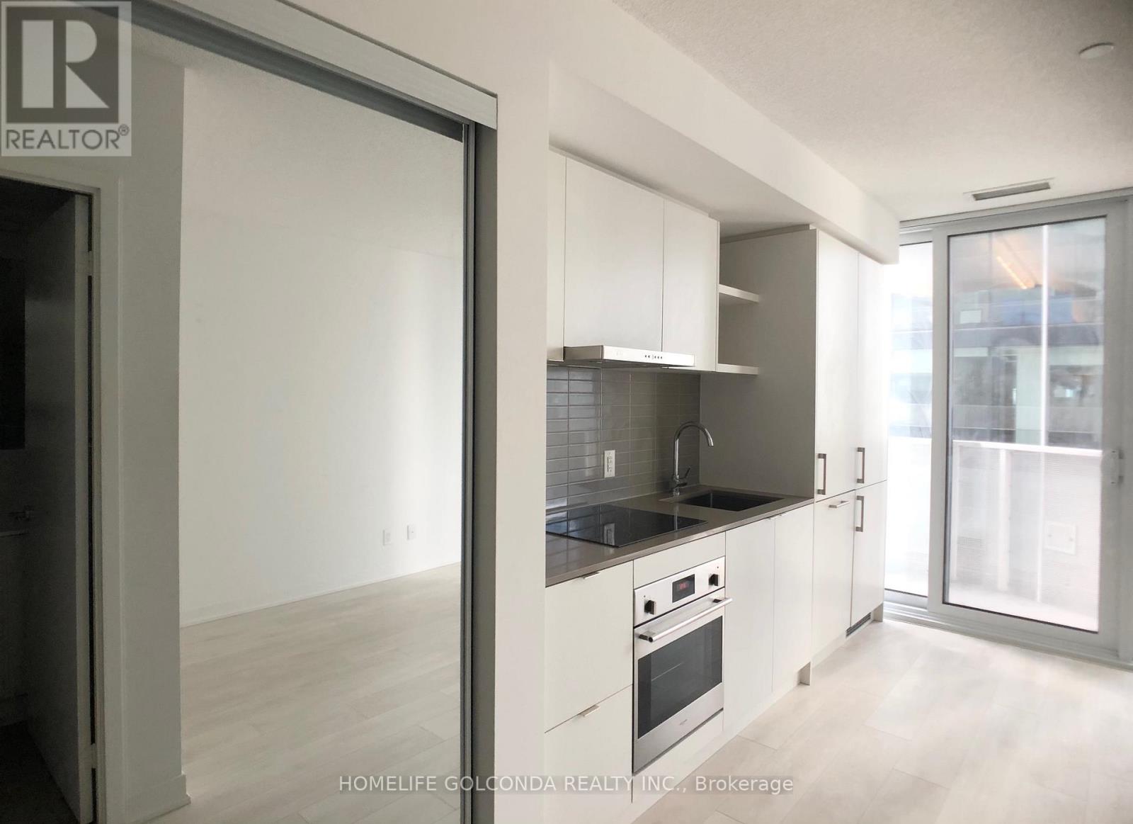 1811 - 100 Harbour Street, Toronto, Ontario  M5J 0B5 - Photo 2 - C12745160