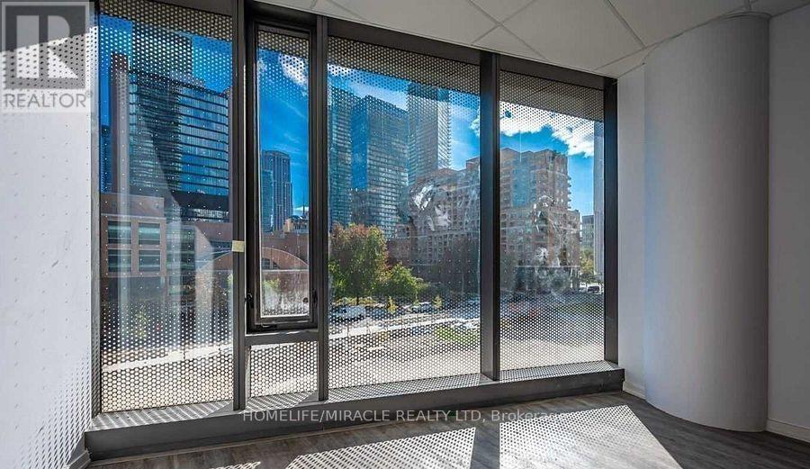 215 - 15 Wellesley Street W, Toronto, Ontario  M4Y 0G7 - Photo 8 - C12745164