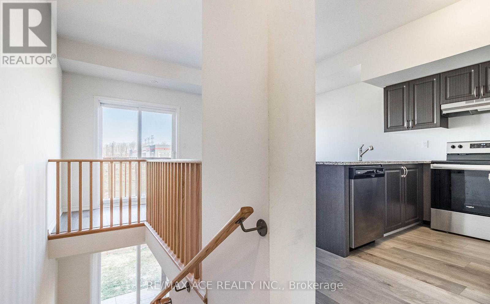 109 - 2560 Barbarolli Path, Oshawa, Ontario  L1L 0P9 - Photo 6 - E12745158