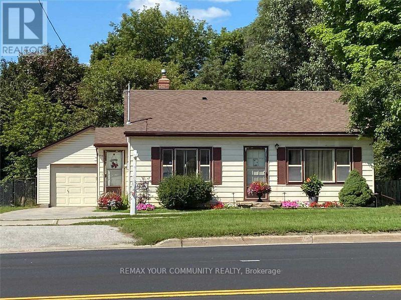 973 DAVIS DRIVE, Newmarket, Ontario