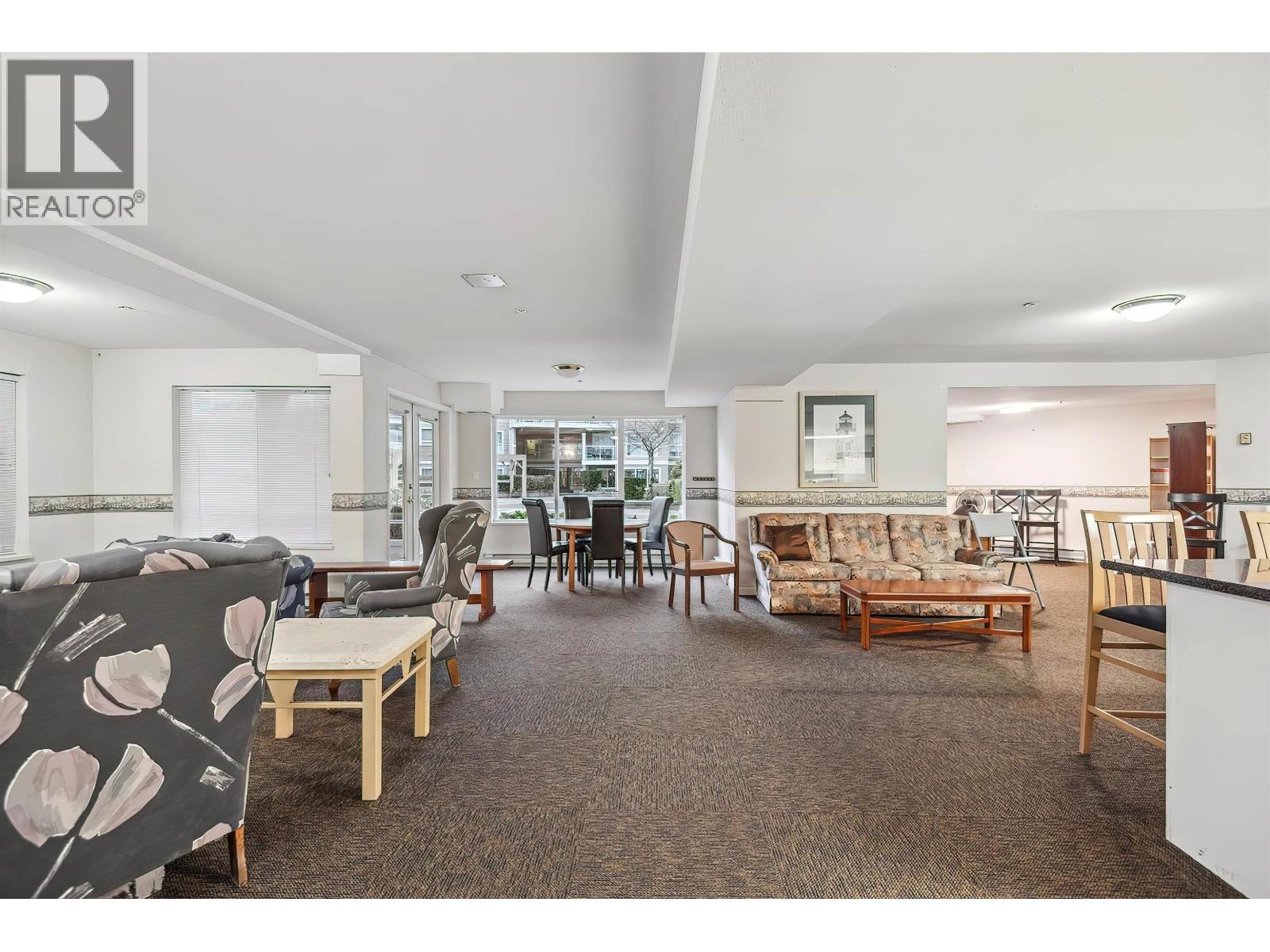 Listing Picture 27 of 37 : 236 5880 DOVER CRESCENT, Richmond / 烈治文 - 魯藝地產 Yvonne Lu Group - MLS Medallion Club Member