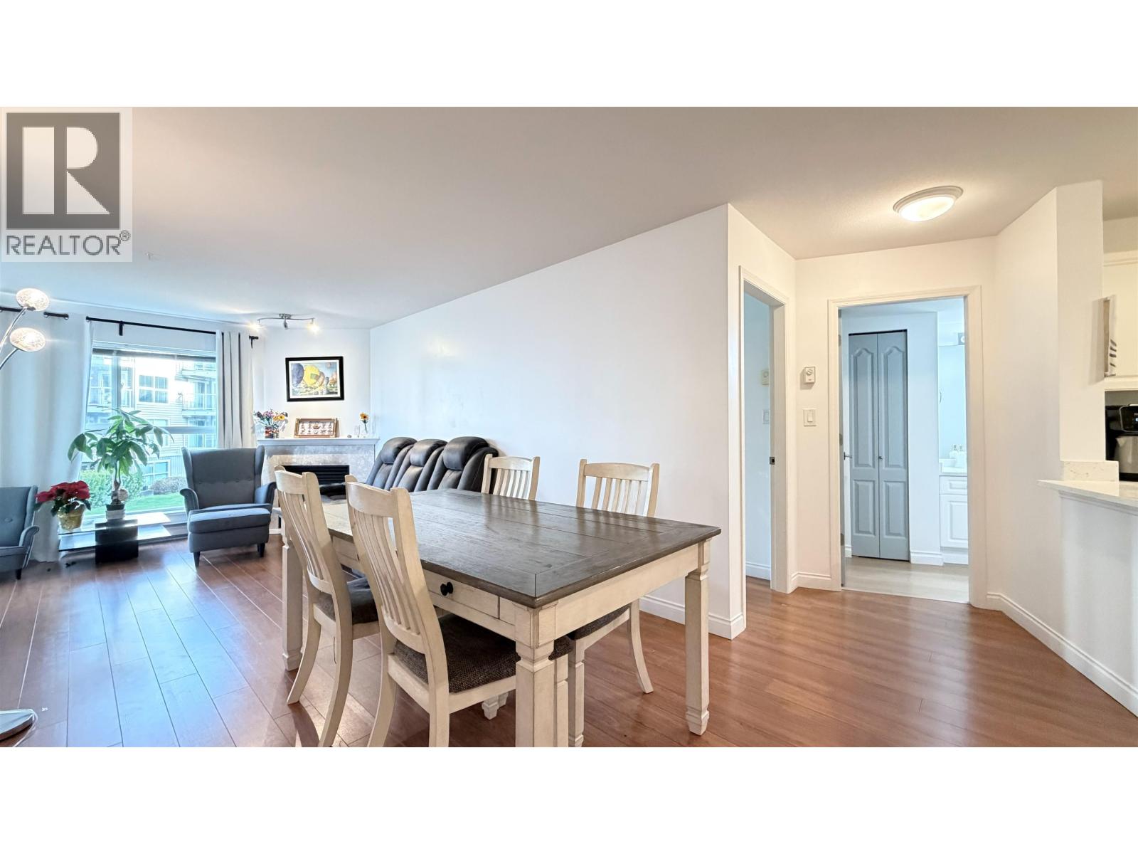 Listing Picture 12 of 37 : 236 5880 DOVER CRESCENT, Richmond / 烈治文 - 魯藝地產 Yvonne Lu Group - MLS Medallion Club Member