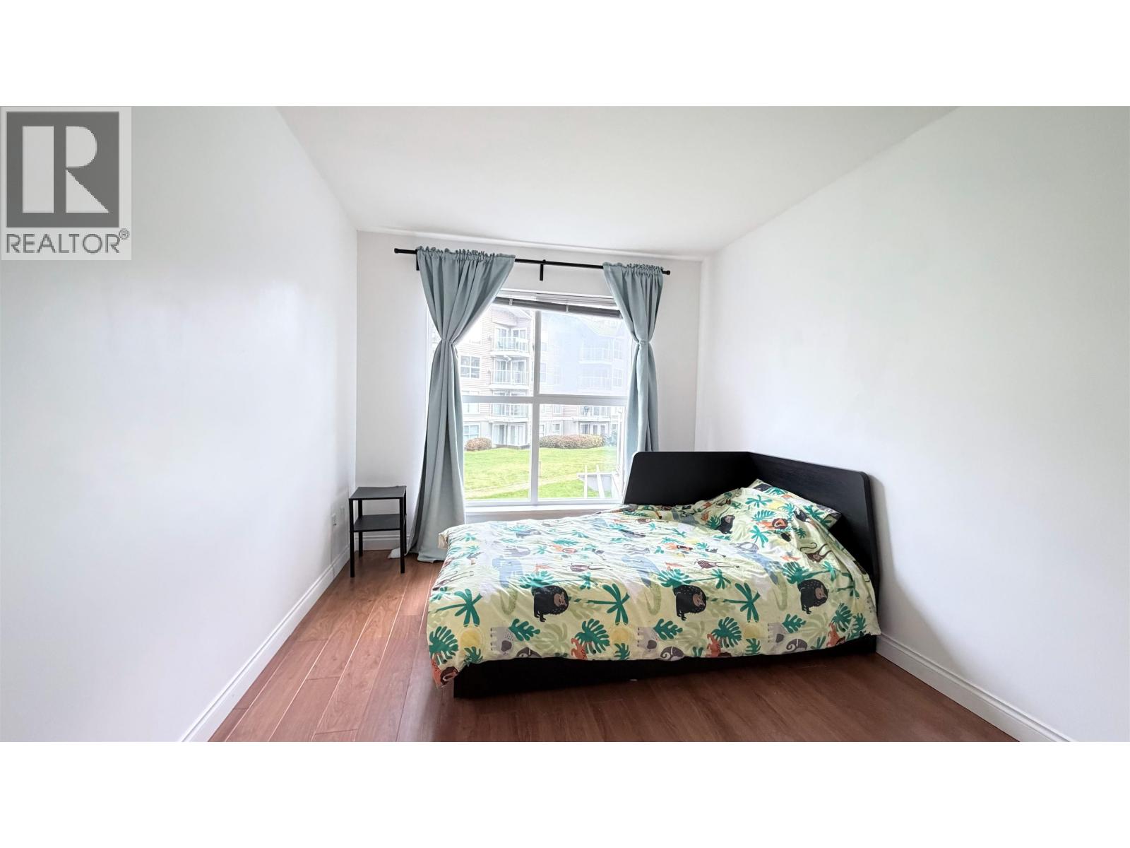 Listing Picture 13 of 37 : 236 5880 DOVER CRESCENT, Richmond / 烈治文 - 魯藝地產 Yvonne Lu Group - MLS Medallion Club Member