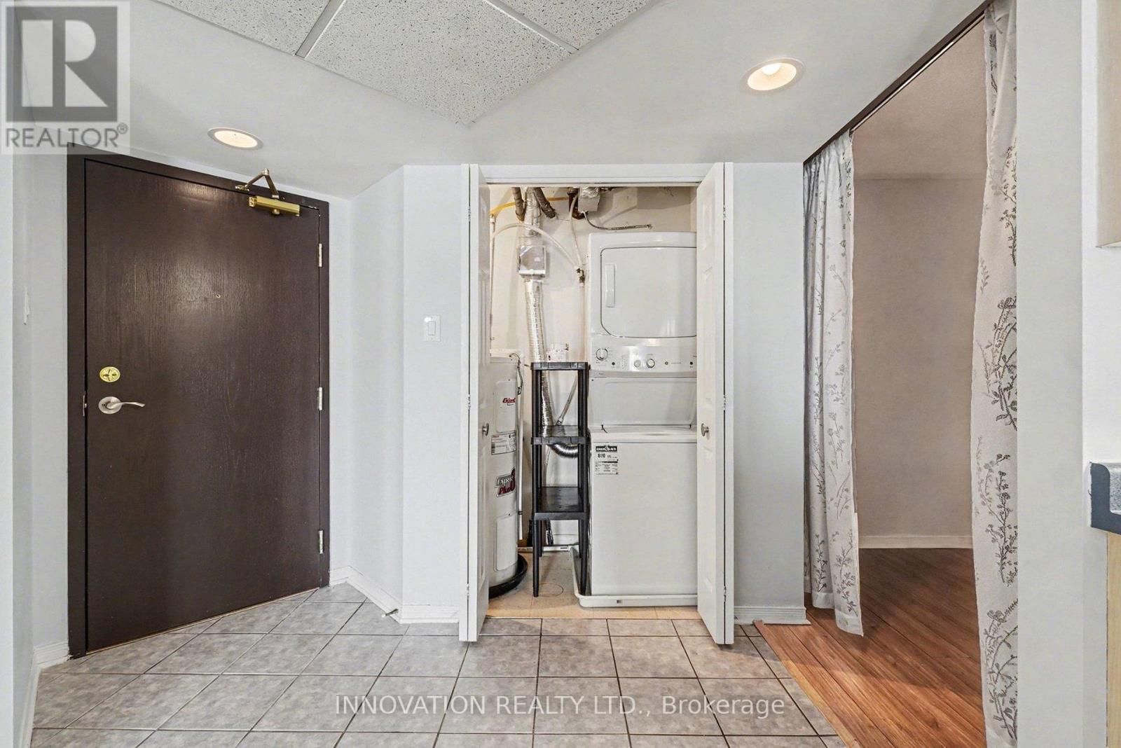 310 Central Park Drive, Ottawa, Ontario K2C 4G4 - Photo 3 - X12745230