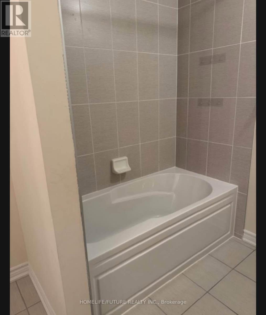 127 Hawkins Street, Georgina, Ontario  L0E 1R0 - Photo 11 - N12703912