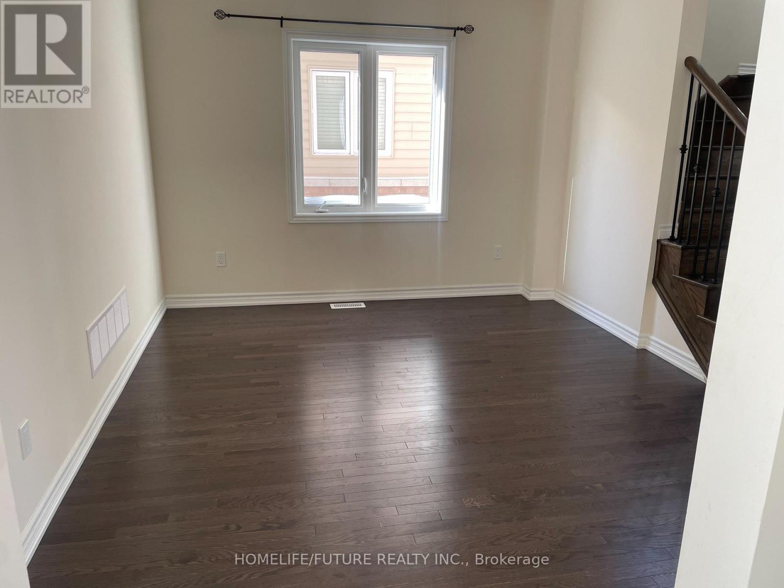 127 Hawkins Street, Georgina, Ontario  L0E 1R0 - Photo 5 - N12703912