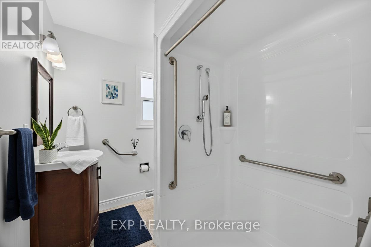 2420 Ridge Road W, Oro-Medonte, Ontario  L0L 2L0 - Photo 25 - S12604064