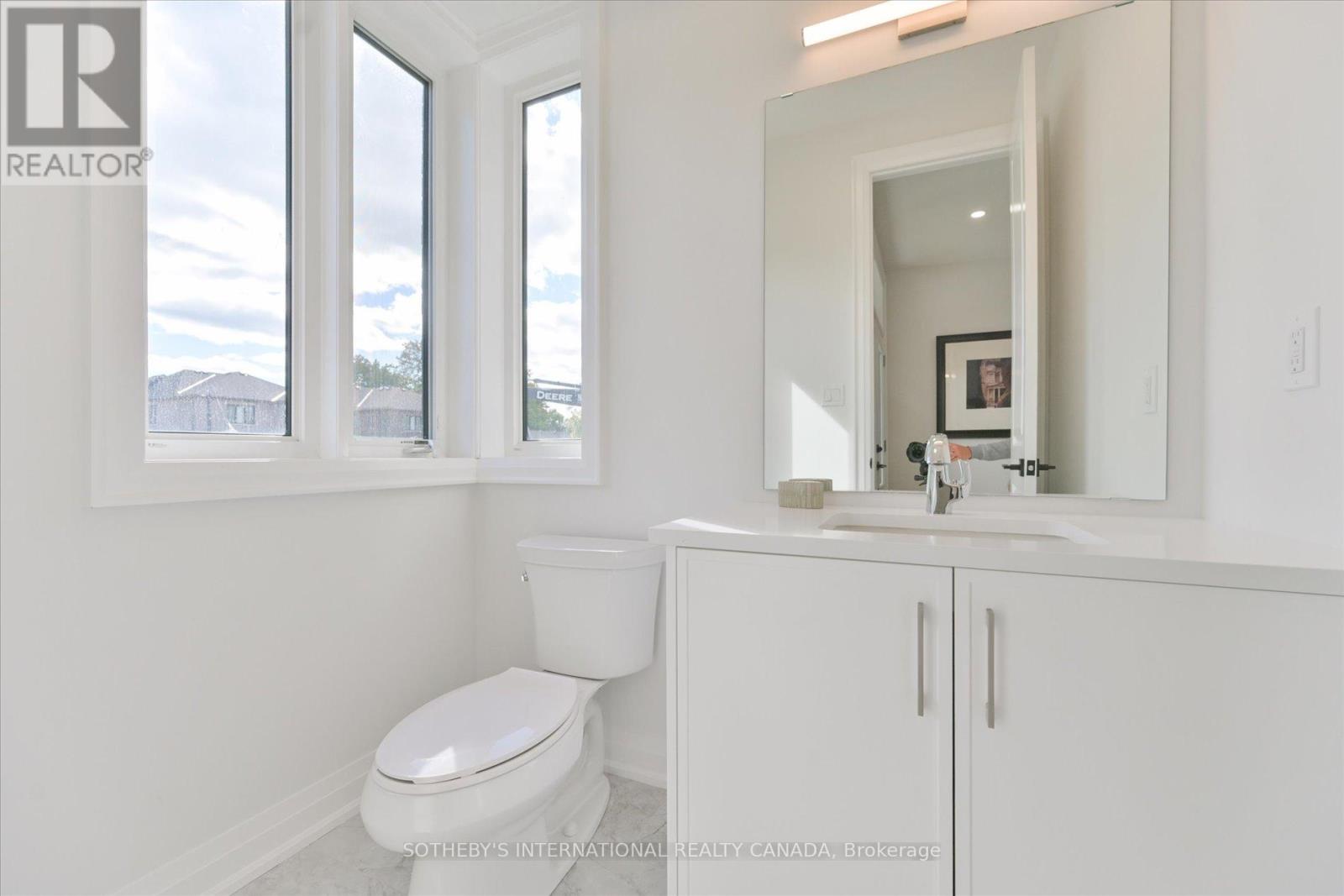 518 Markay Common, Burlington, Ontario  L7S 0A6 - Photo 16 - W12441132