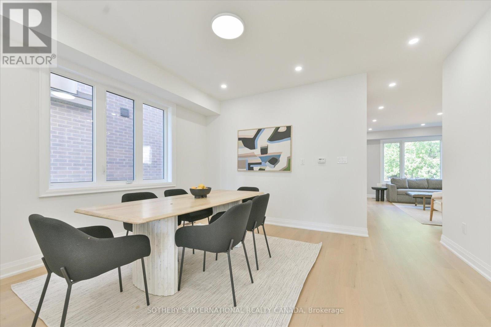 518 Markay Common, Burlington, Ontario  L7S 0A6 - Photo 4 - W12441132