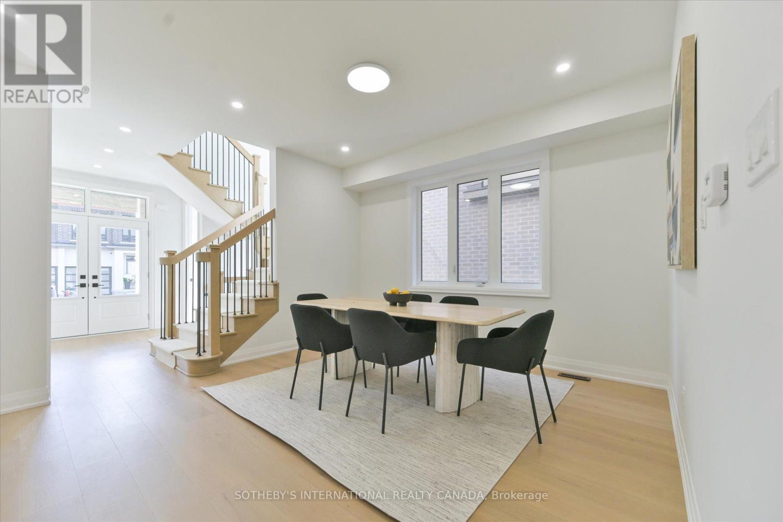 518 Markay Common, Burlington, Ontario  L7S 0A6 - Photo 5 - W12441132