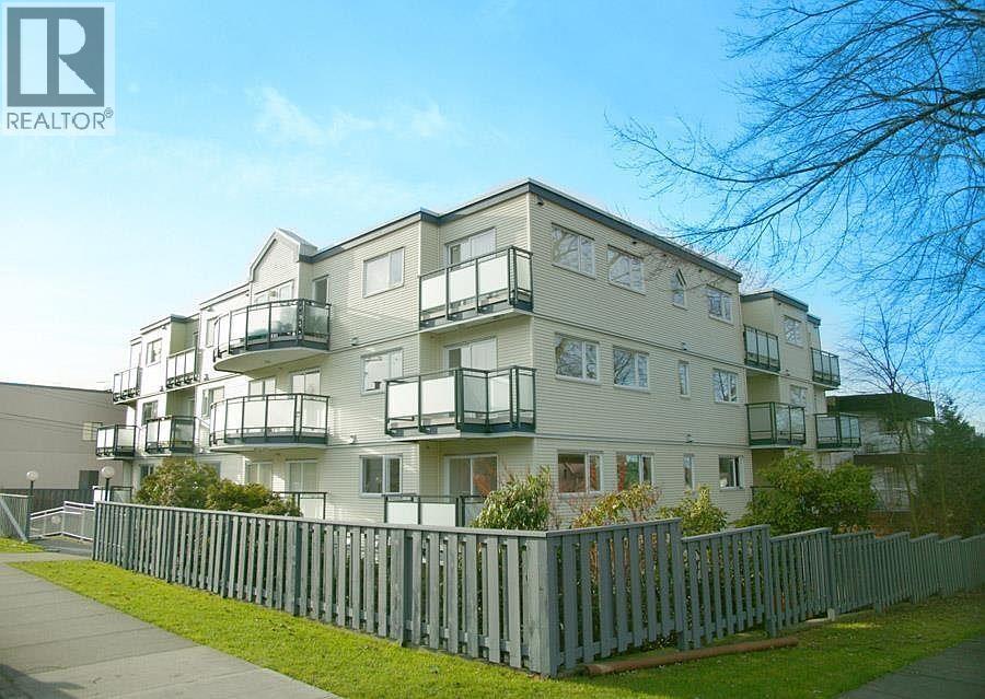 205 33 N TEMPLETON DRIVE, Vancouver, British Columbia