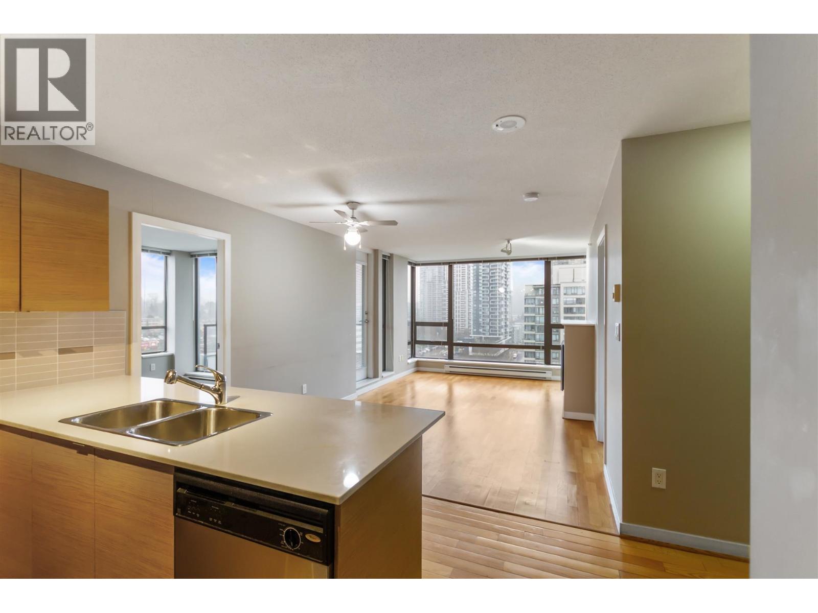 1704 4118 Dawson Street, Burnaby, British Columbia  V5C 0A3 - Photo 3 - R3075842