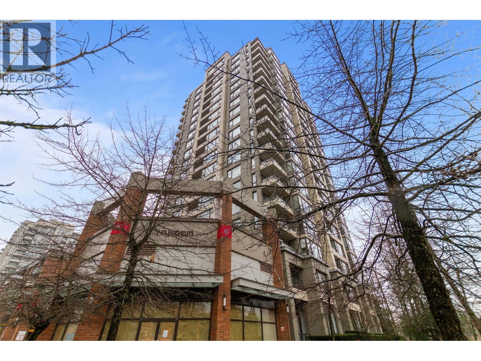 1704 4118 DAWSON STREET, Burnaby, British Columbia