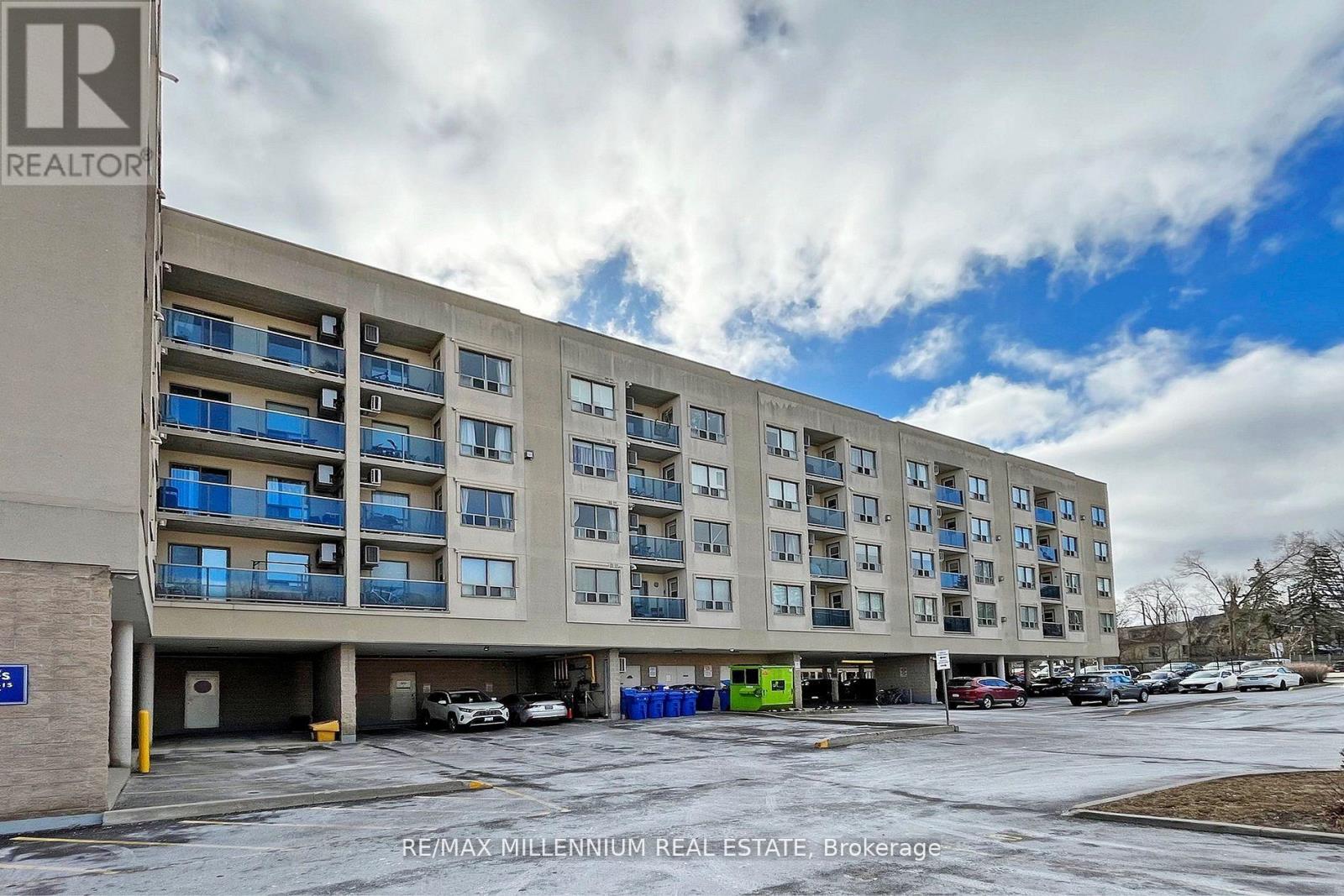 315 - 160 Wellington Street E, Aurora, Ontario  L4G 1J3 - Photo 3 - N12745226