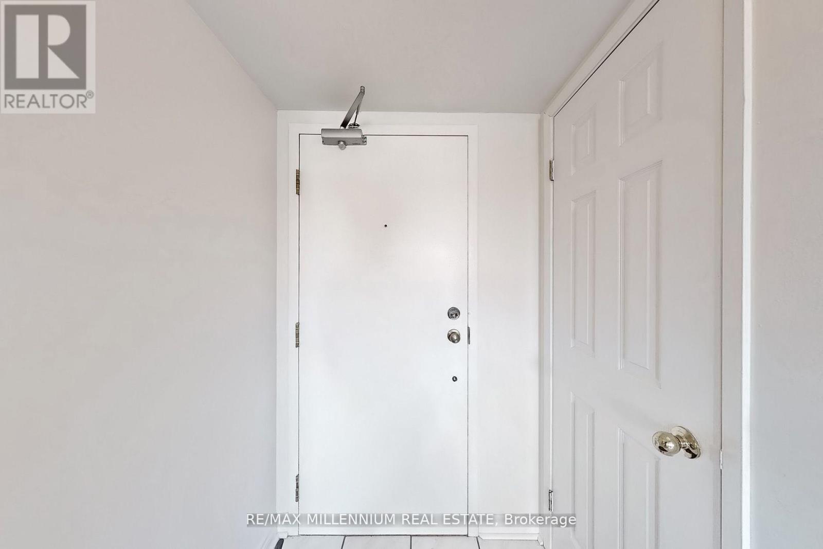 315 - 160 Wellington Street E, Aurora, Ontario  L4G 1J3 - Photo 9 - N12745226