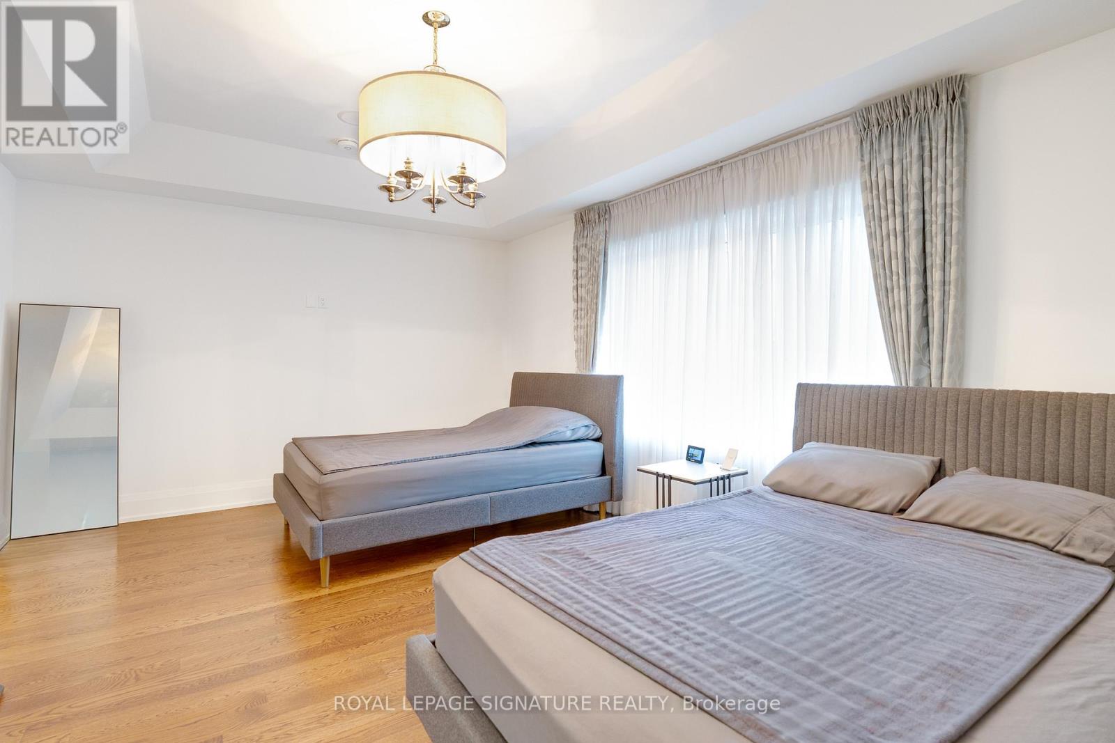 119b Hillside Avenue, Toronto, Ontario  M8V 1T3 - Photo 18 - W12740934