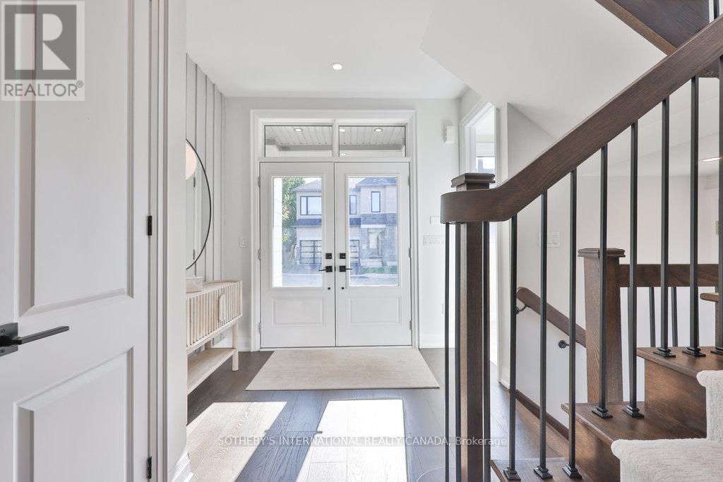 520 Markay Common, Burlington, Ontario  L7S 0A6 - Photo 3 - W12441142