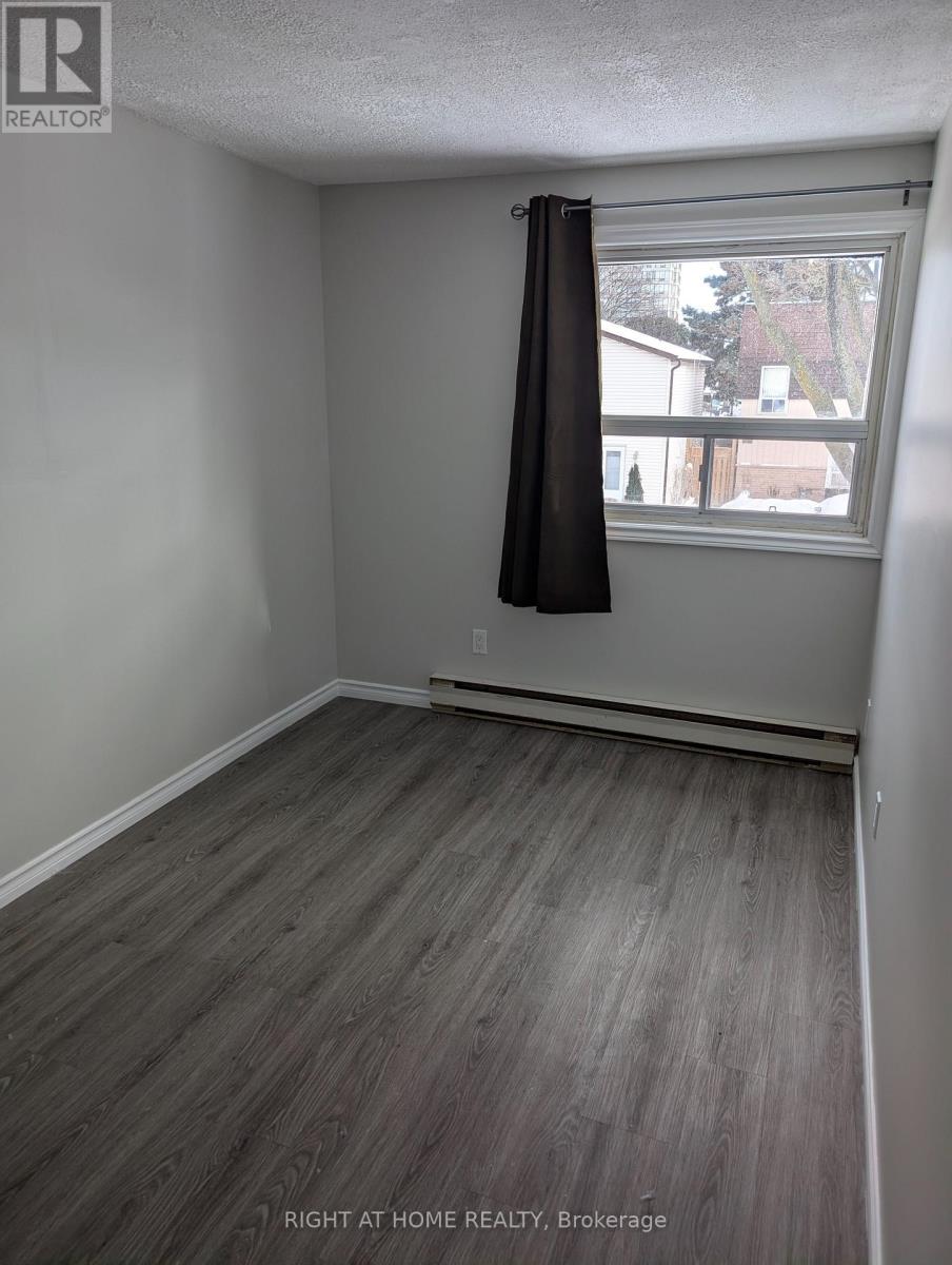 12 Hoskins Square, Brampton, Ontario  L6S 2N6 - Photo 16 - W12700862