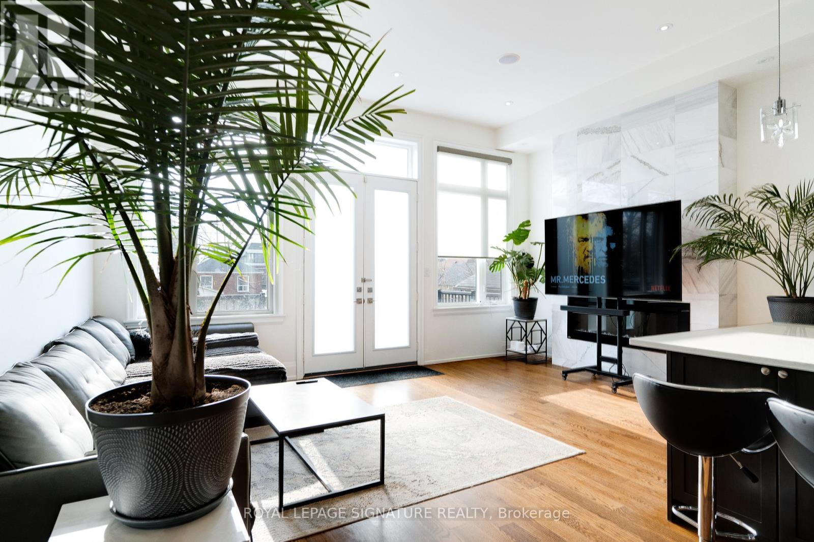 119b Hillside Avenue, Toronto, Ontario  M8V 1T3 - Photo 14 - W12740934