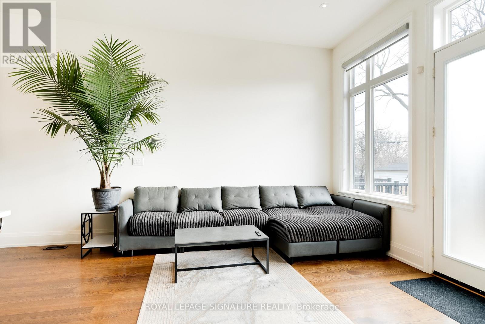 119b Hillside Avenue, Toronto, Ontario  M8V 1T3 - Photo 15 - W12740934